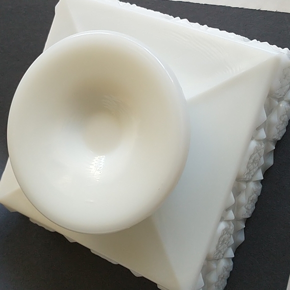 VTG Square Milk Glass Quilt Pattern Footed Trinket Box - Picture 7 of 11